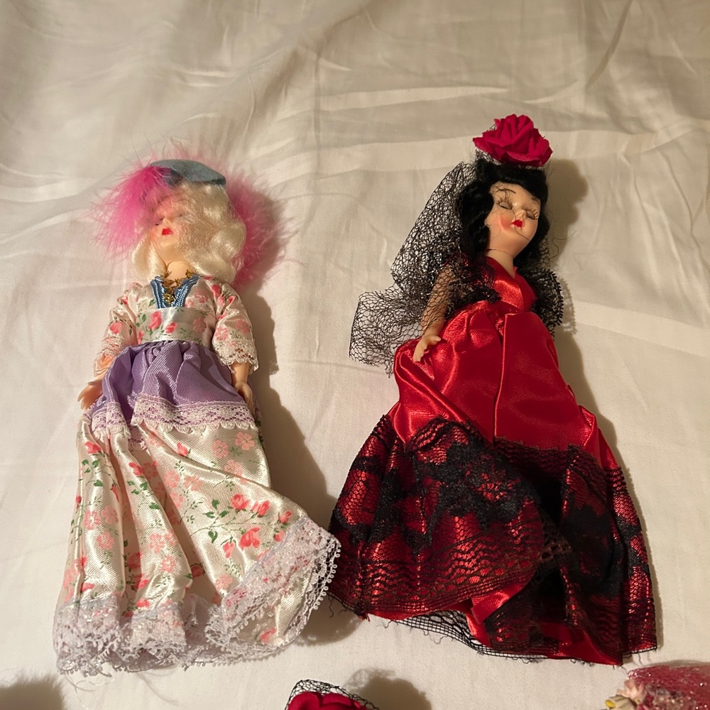 Girls' Multicolor Dolls of the World, 1960s - Picture 2 of 5